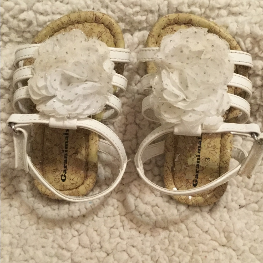 Very Cute WHITE FLOWER Velcro Toddler Sandals size